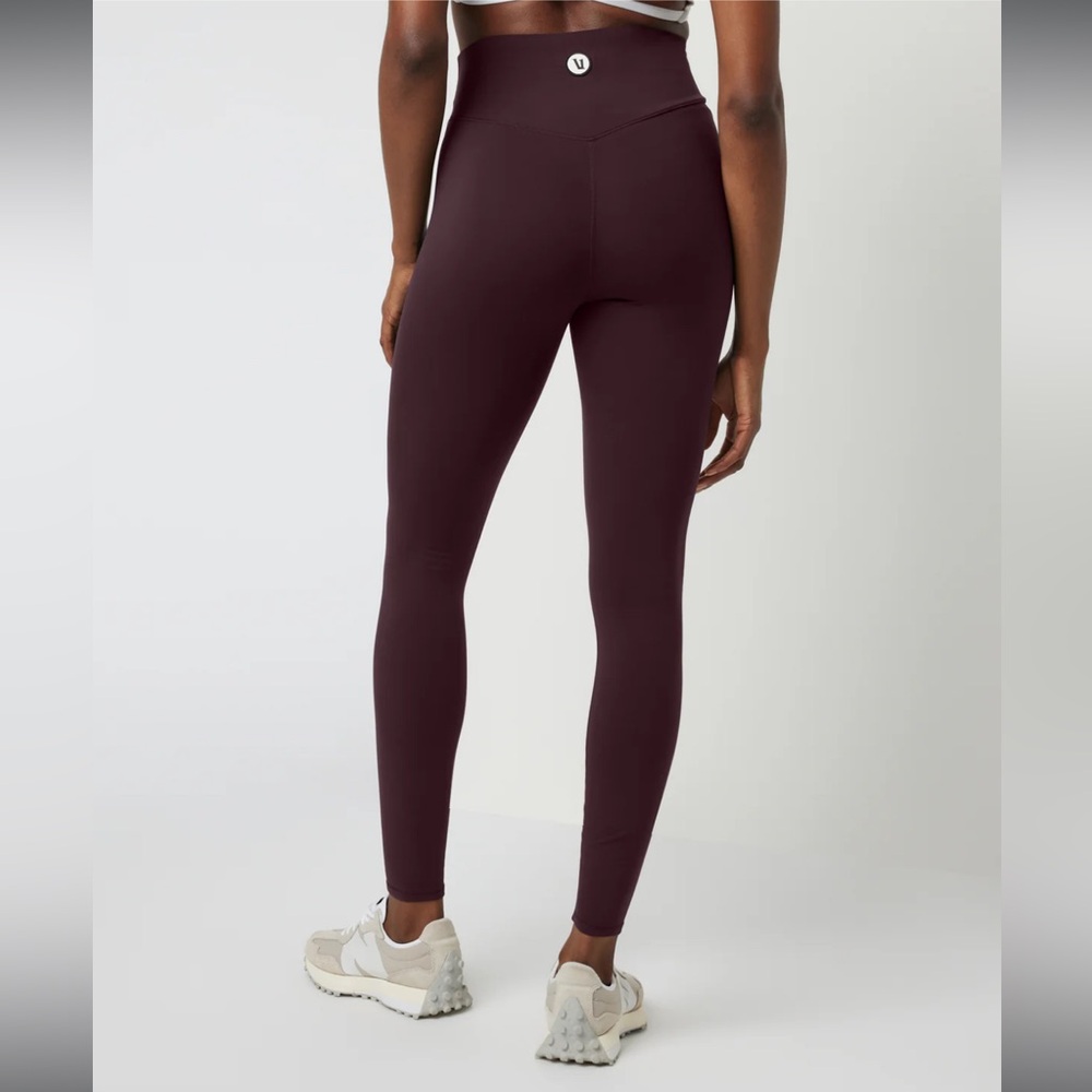 NWT Vuori Chilled Out Legging Cerise Size Small ❤️🔥